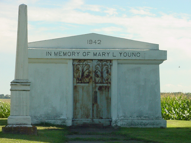 Sharon Cemetery Museleum